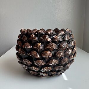 Decorative Pinecone Holder
